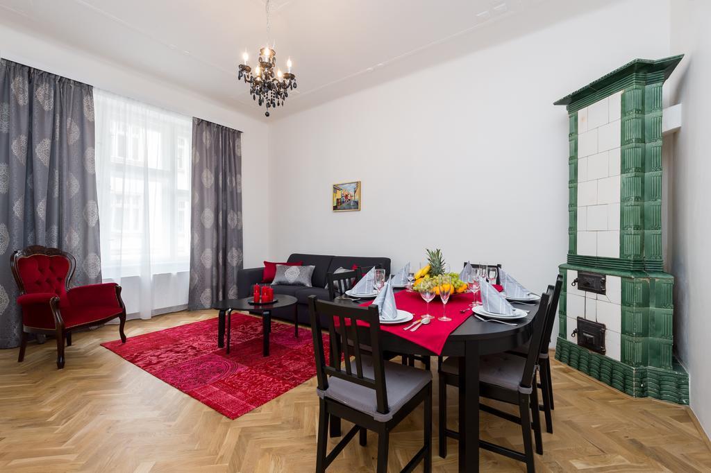 Love To Live Apartments Praha Bagian luar foto