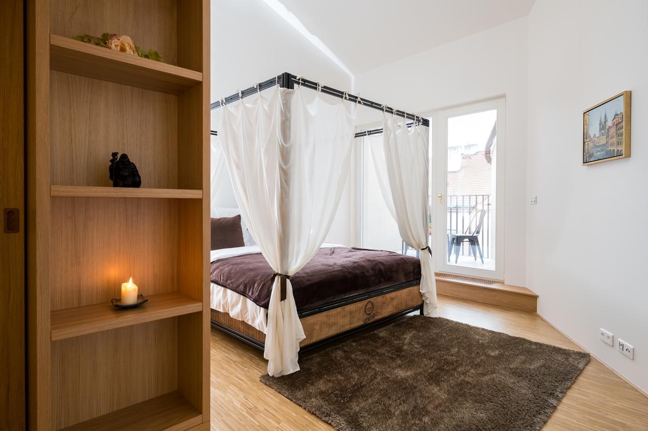 Love To Live Apartments Praha Bagian luar foto