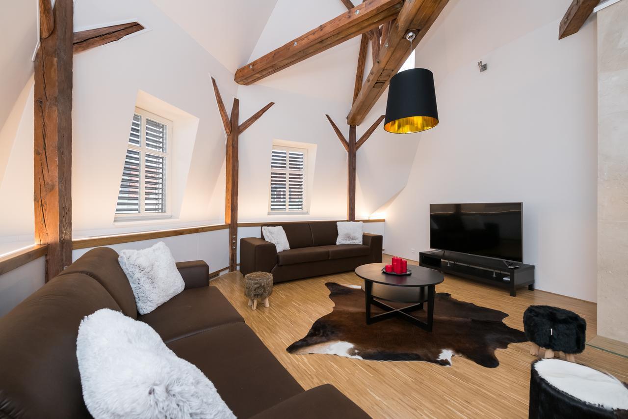 Love To Live Apartments Praha Bagian luar foto