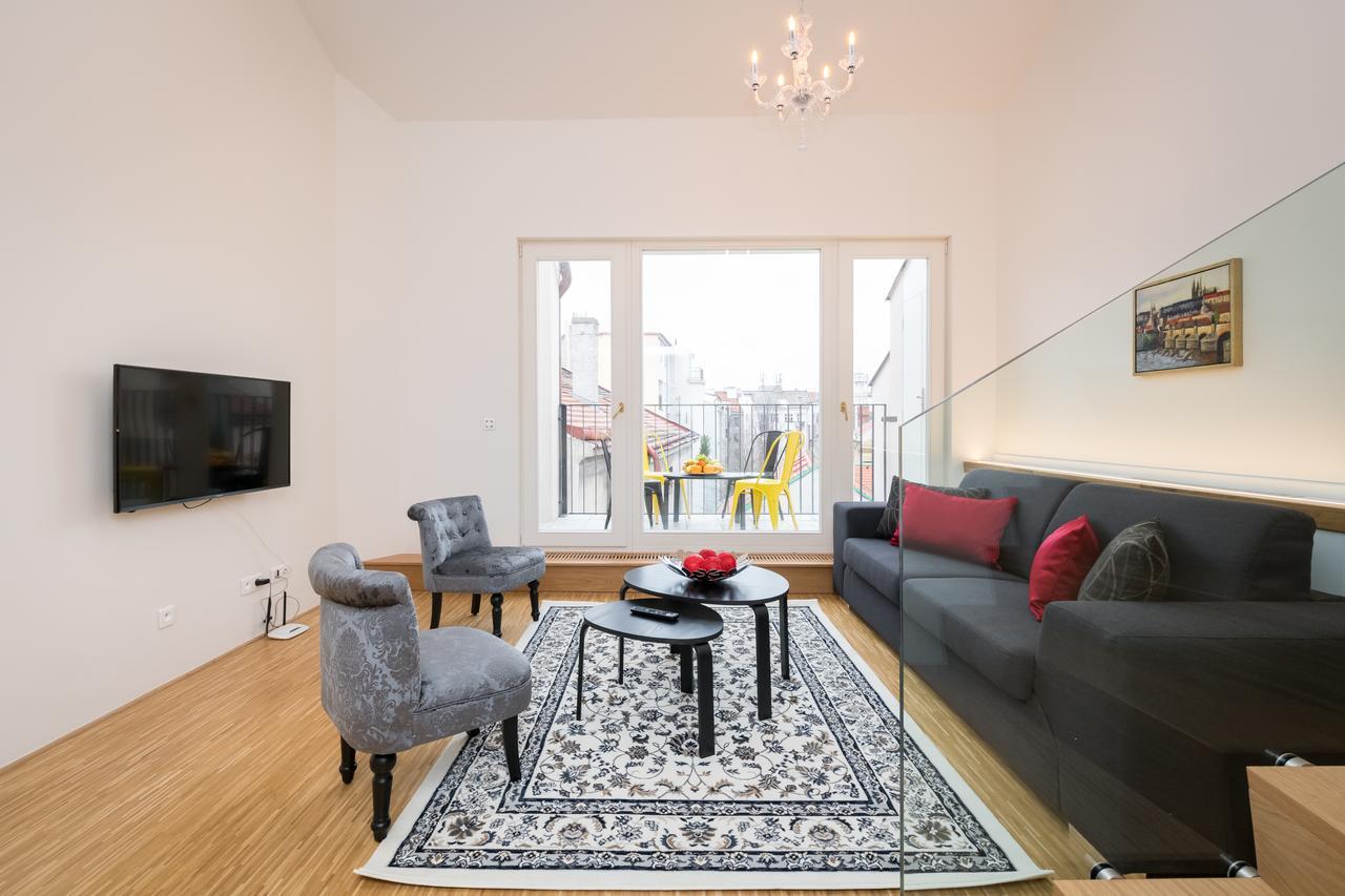 Love To Live Apartments Praha Bagian luar foto