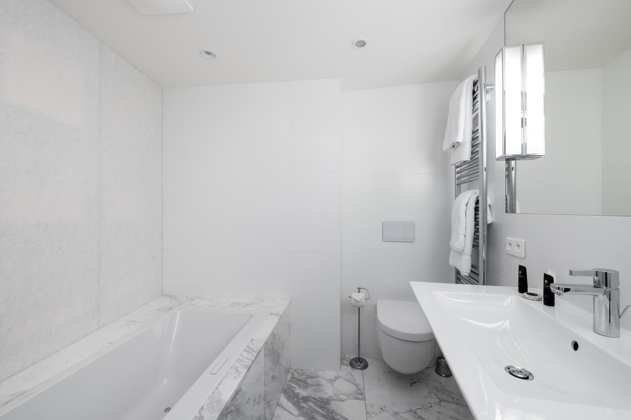 Love To Live Apartments Praha Bagian luar foto