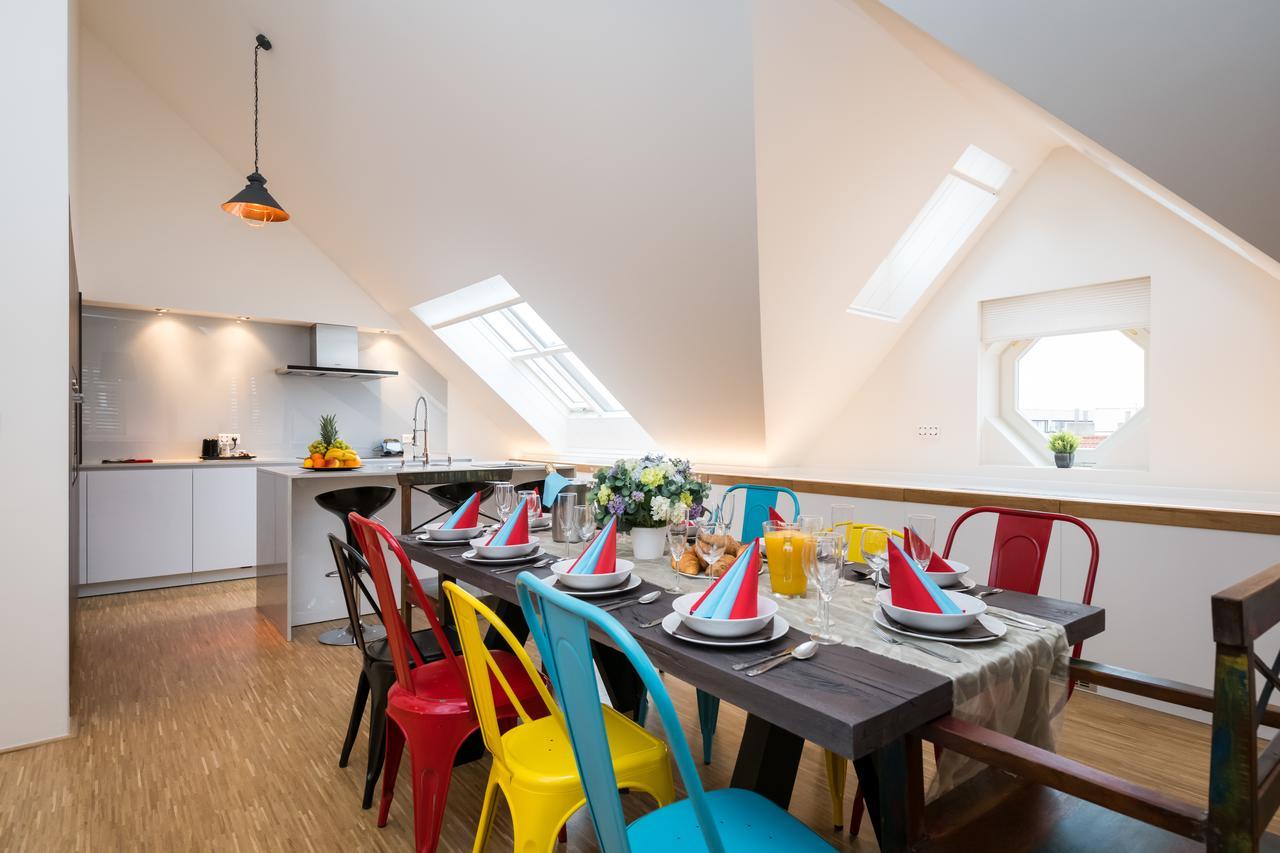 Love To Live Apartments Praha Bagian luar foto