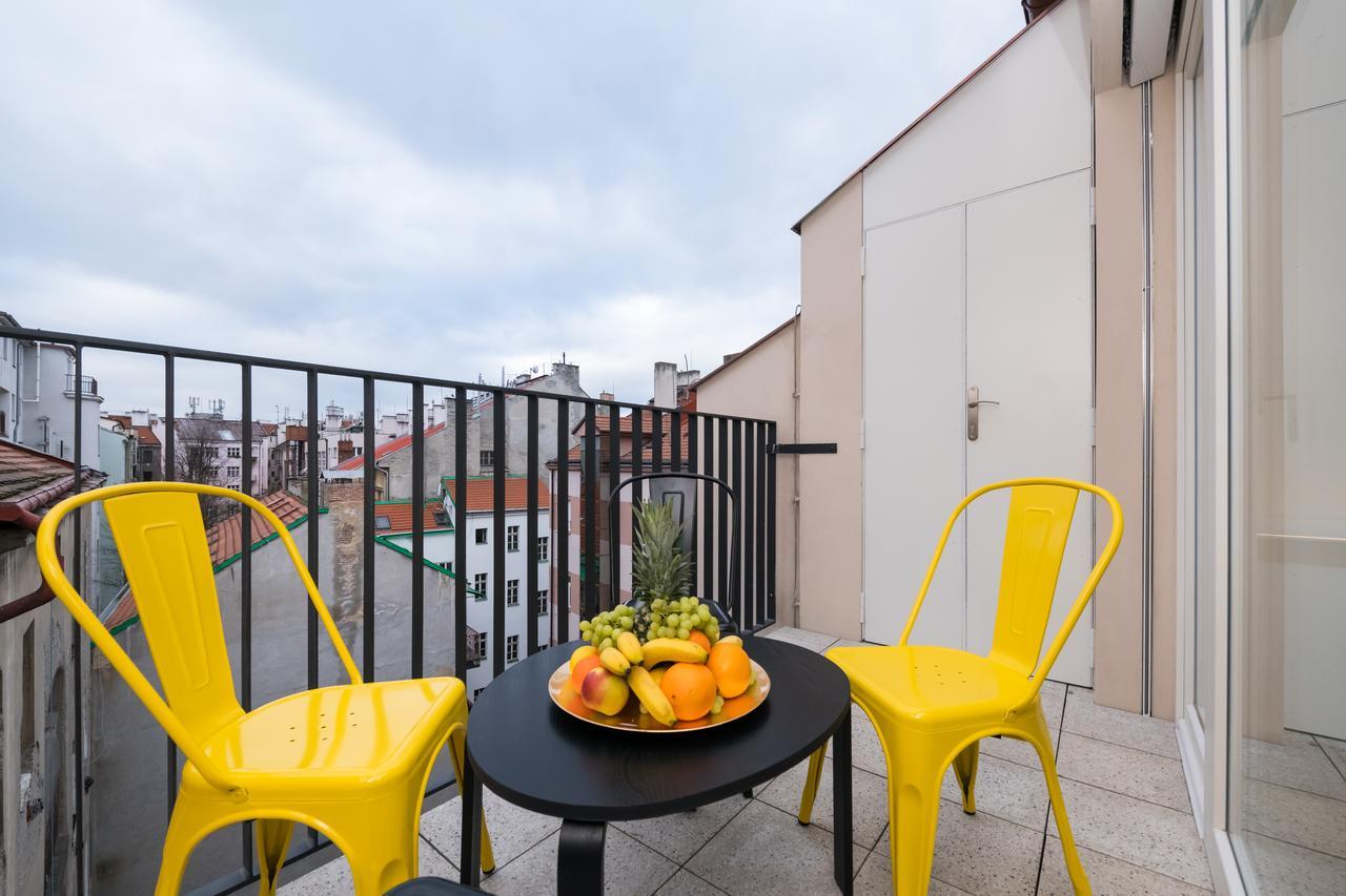 Love To Live Apartments Praha Bagian luar foto