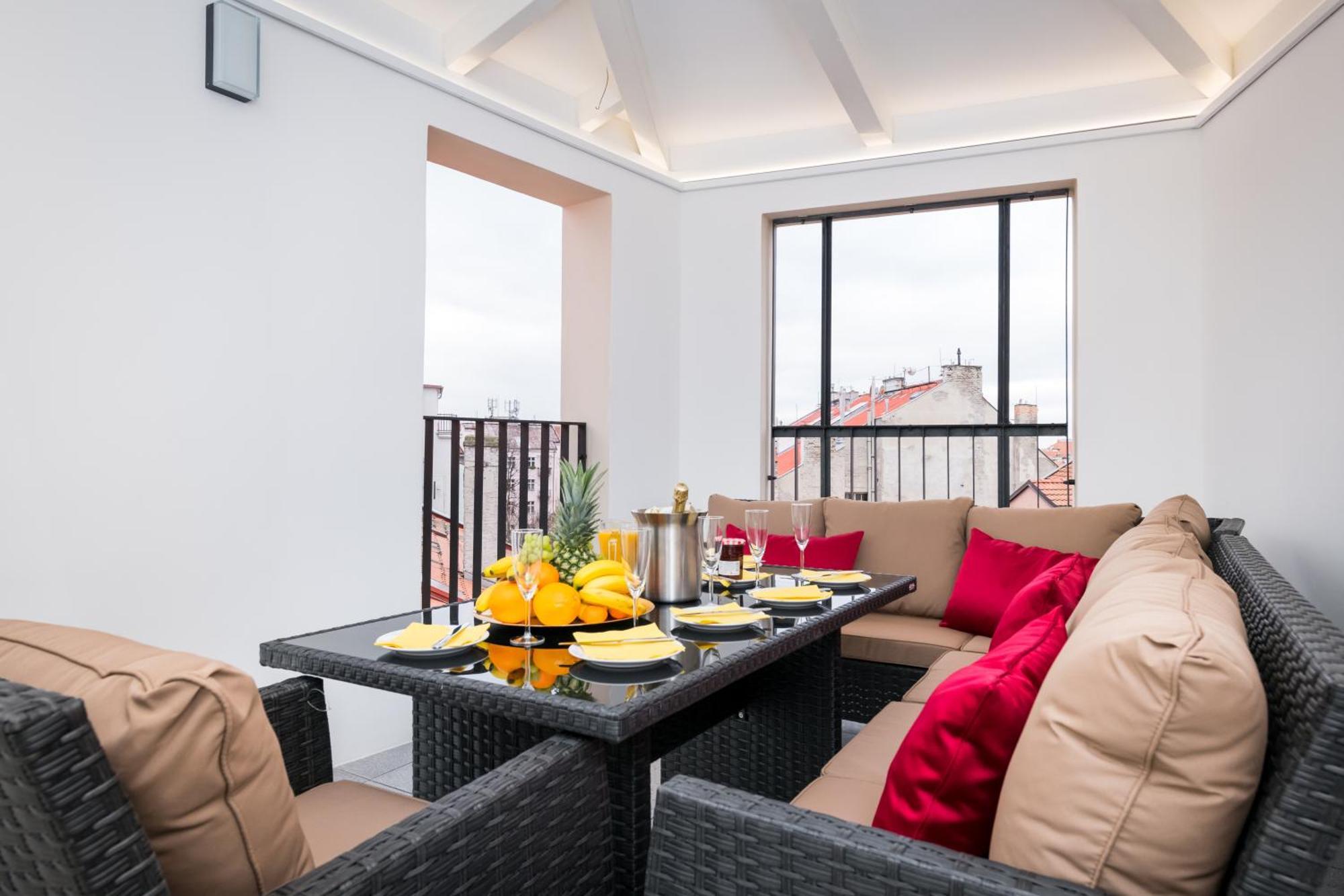 Love To Live Apartments Praha Bagian luar foto
