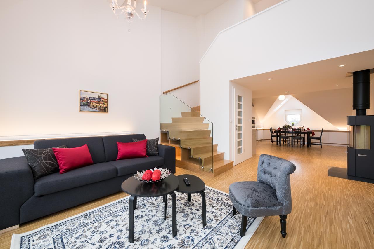 Love To Live Apartments Praha Bagian luar foto